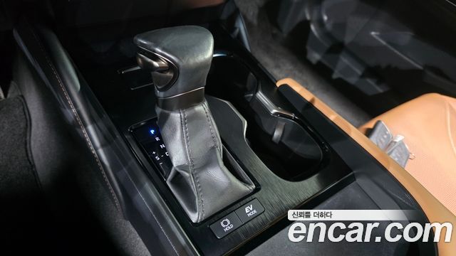Lexus ES 2023 — photo 12