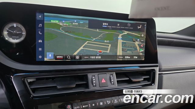 Lexus ES 2023 — photo 21