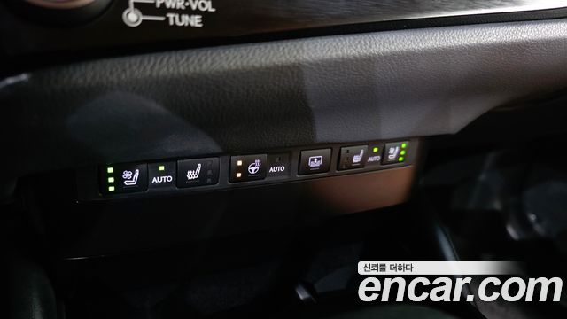 Lexus ES 2023 — photo 22