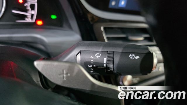 Lexus ES 2023 — photo 28