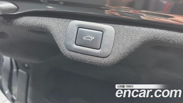 Lexus ES 2023 — photo 34