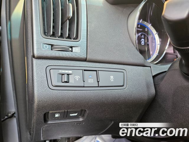 Hyundai Sonata 2012 — photo 17