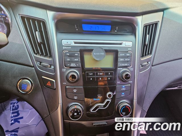 Hyundai Sonata 2012 — photo 18