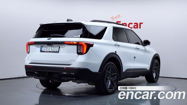 Ford Explorer 2025 — photo 2
