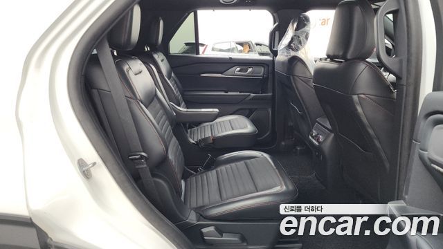 Ford Explorer 2025 — photo 17
