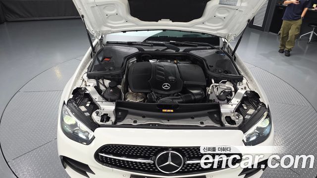 Mercedes-Benz E-Class 2022 — photo 6