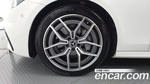 Mercedes-Benz E-Class 2022 — photo 7