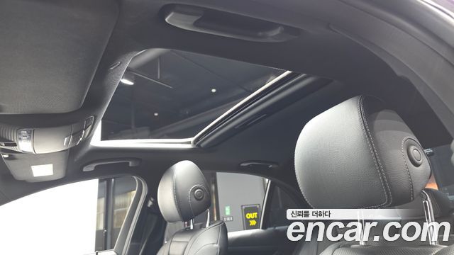Mercedes-Benz E-Class 2022 — photo 27