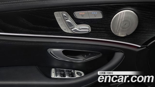 Mercedes-Benz E-Class 2022 — photo 29