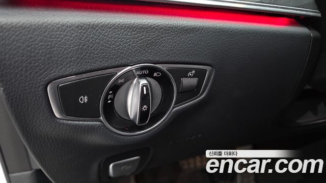 Mercedes-Benz E-Class 2022 — photo 30