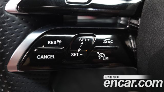 Mercedes-Benz E-Class 2022 — photo 31