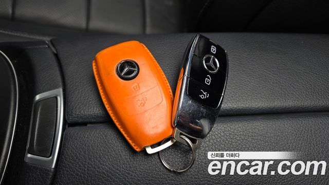 Mercedes-Benz E-Class 2022 — photo 33