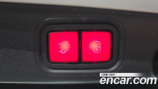 Mercedes-Benz E-Class 2022 — photo 34