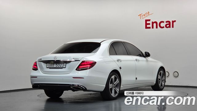 Mercedes-Benz E-Class 2017 — photo 2