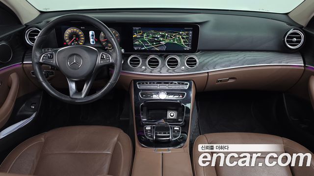 Mercedes-Benz E-Class 2017 — photo 7