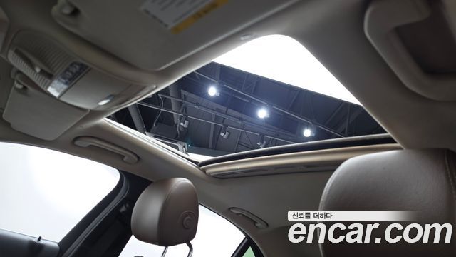 Mercedes-Benz E-Class 2017 — photo 18