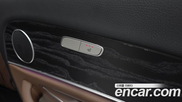 Mercedes-Benz E-Class 2017 — photo 19