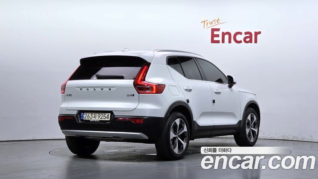 Volvo XC40 2024 — photo 2