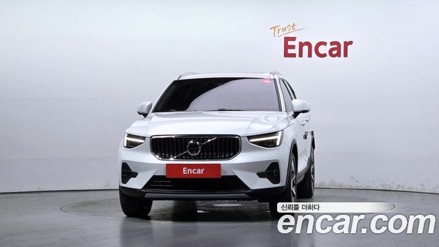 Volvo XC40 2024 — photo 3