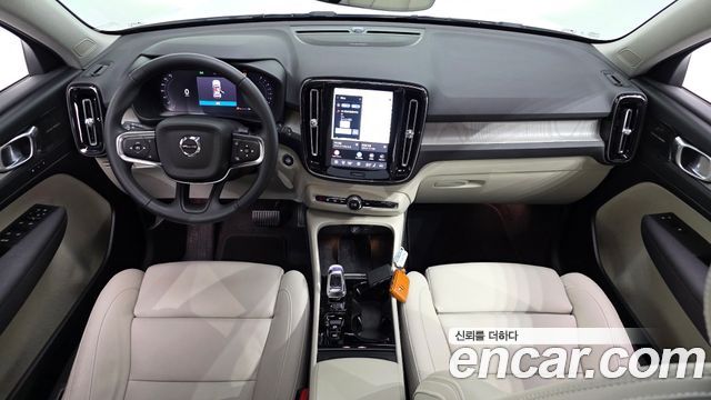 Volvo XC40 2024 — photo 7