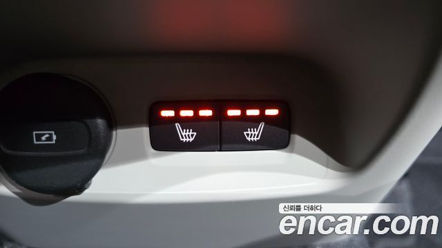 Volvo XC40 2024 — photo 18