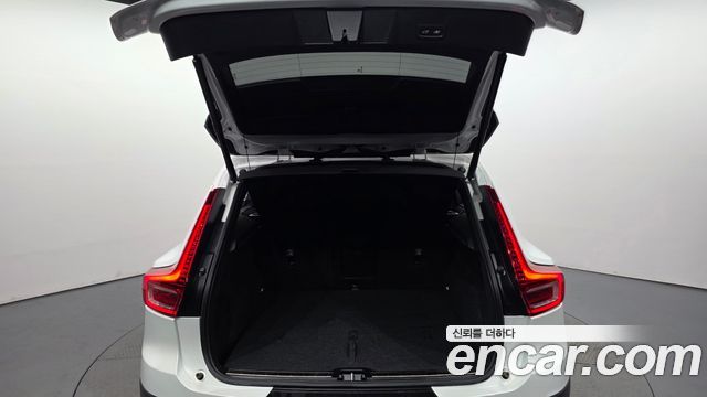 Volvo XC40 2024 — photo 20
