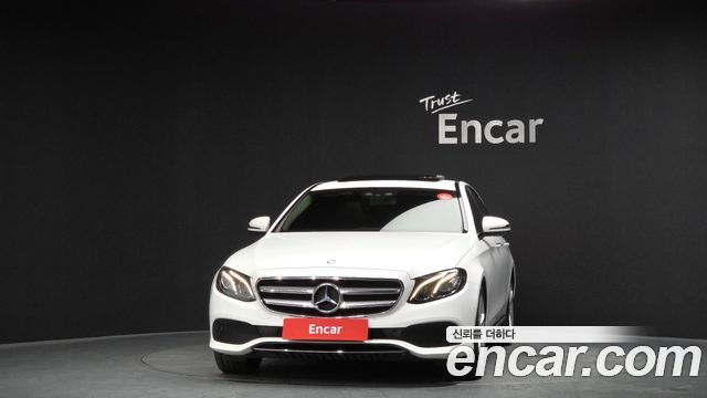 Mercedes-Benz E-Class 2017 — photo 3