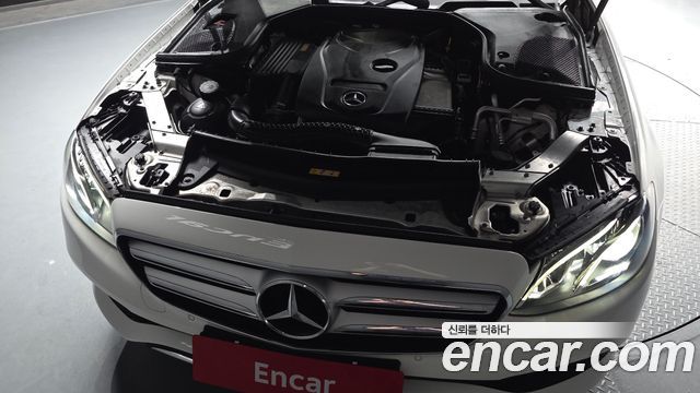 Mercedes-Benz E-Class 2017 — photo 6