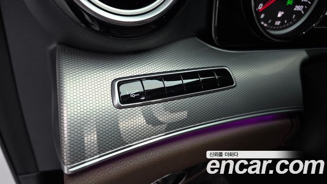 Mercedes-Benz E-Class 2017 — photo 16