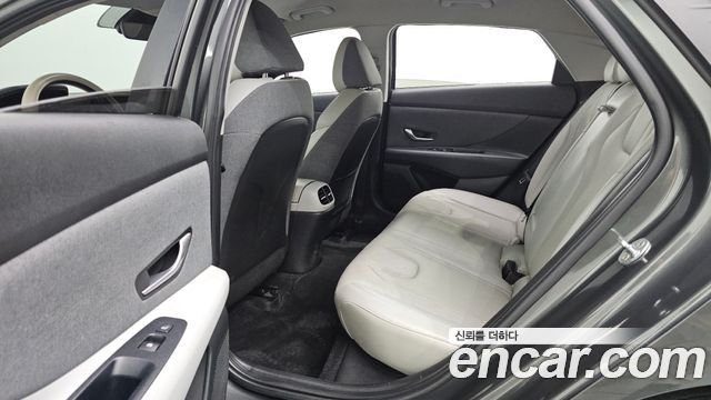 Hyundai AVANTE 2021 — photo 12