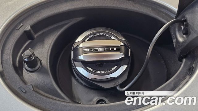 Porsche 911 2025 — photo 19