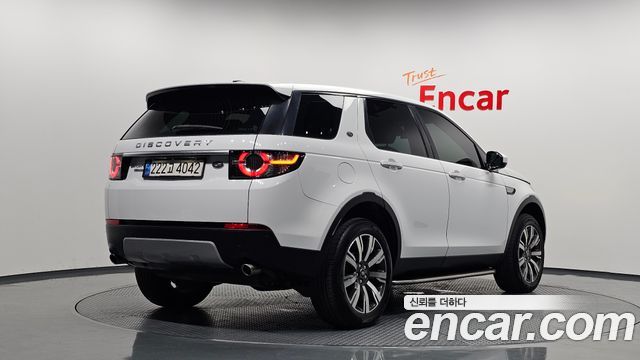 Land Rover Discovery Sport 2016 — photo 2