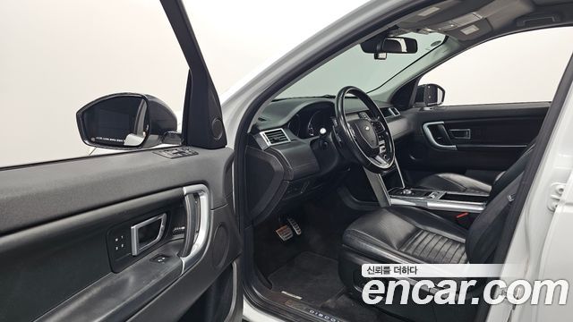 Land Rover Discovery Sport 2016 — photo 13
