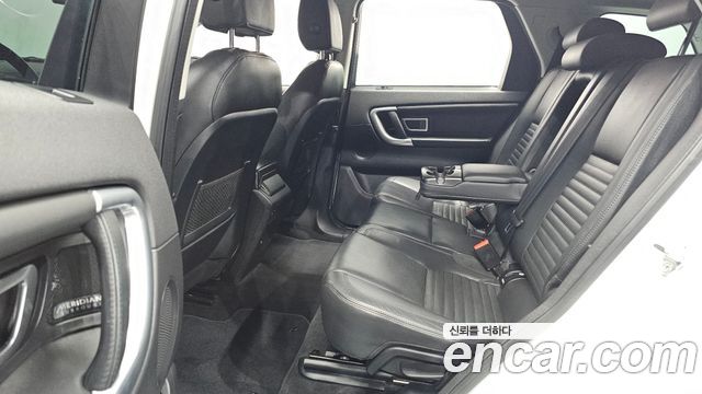 Land Rover Discovery Sport 2016 — photo 18