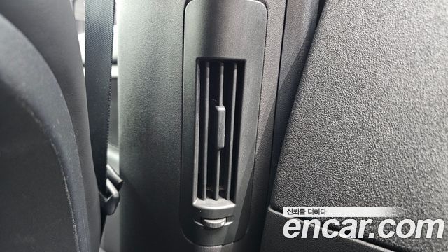 Land Rover Discovery Sport 2016 — photo 31