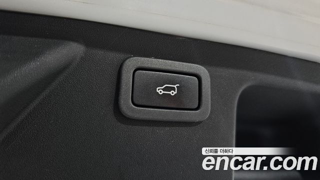 Land Rover Discovery Sport 2016 — photo 34