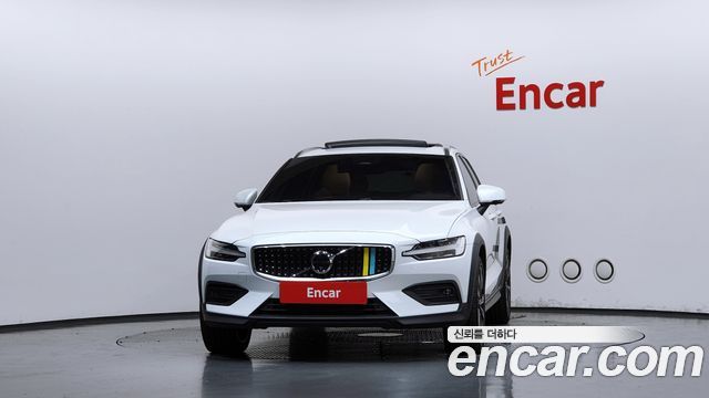 Volvo V60 2024 — photo 3