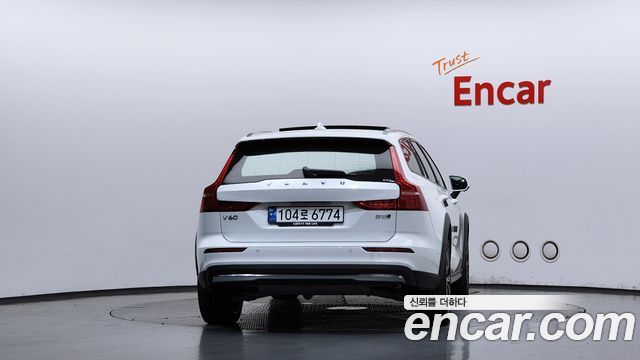 Volvo V60 2024 — photo 4