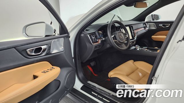 Volvo V60 2024 — photo 13