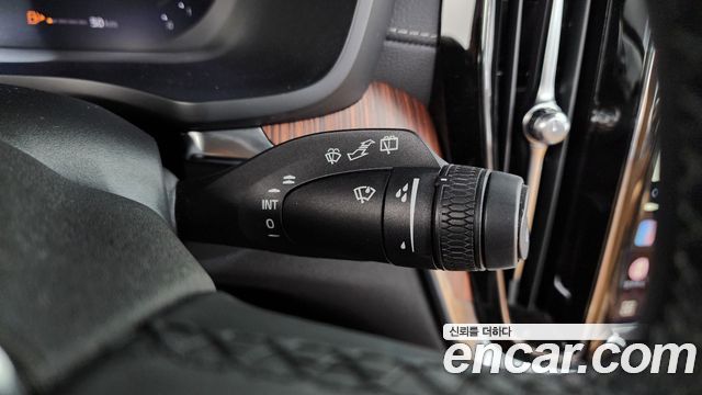 Volvo V60 2024 — photo 23