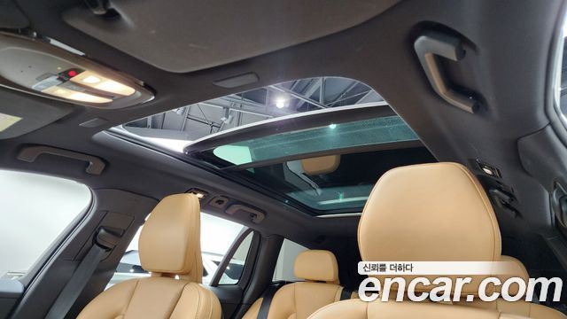Volvo V60 2024 — photo 24