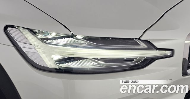 Volvo V60 2024 — photo 8