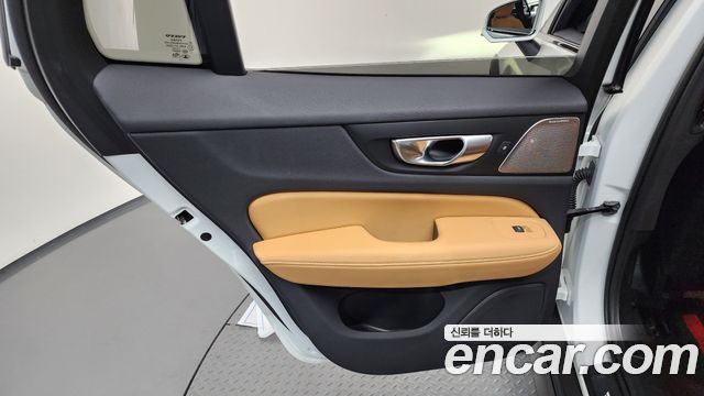 Volvo V60 2024 — photo 15