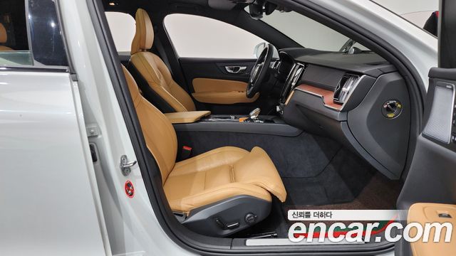 Volvo V60 2024 — photo 16