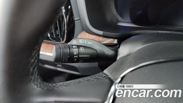 Volvo V60 2024 — photo 27