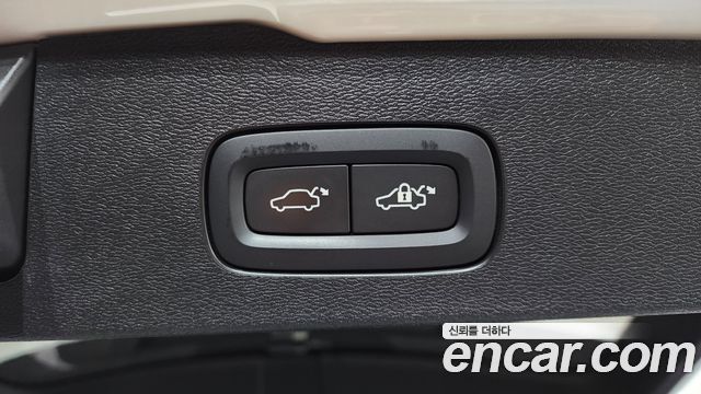 Volvo V60 2024 — photo 28