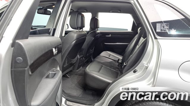 Kia Sorento 2010 — photo 17