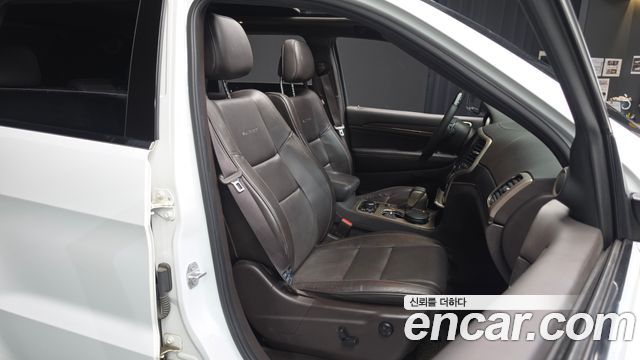 Jeep Cherokee 2016 — photo 11