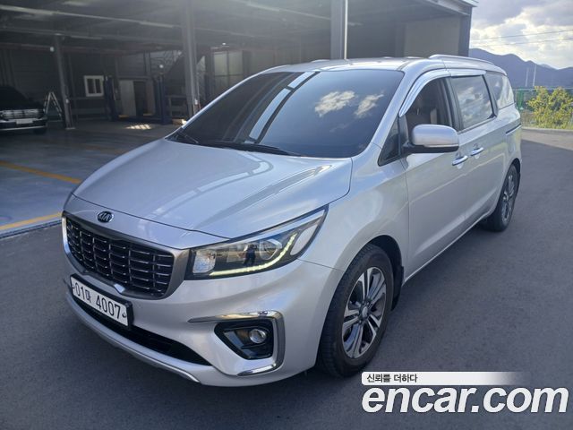 Kia Canival 2019 — photo 1