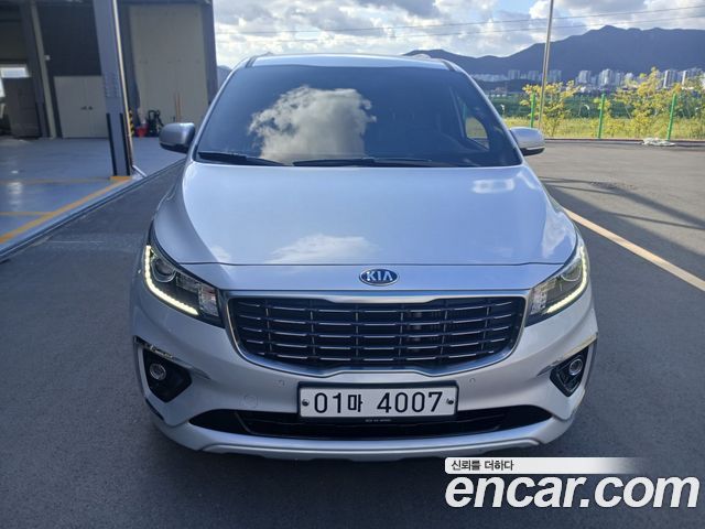 Kia Canival 2019 — photo 3
